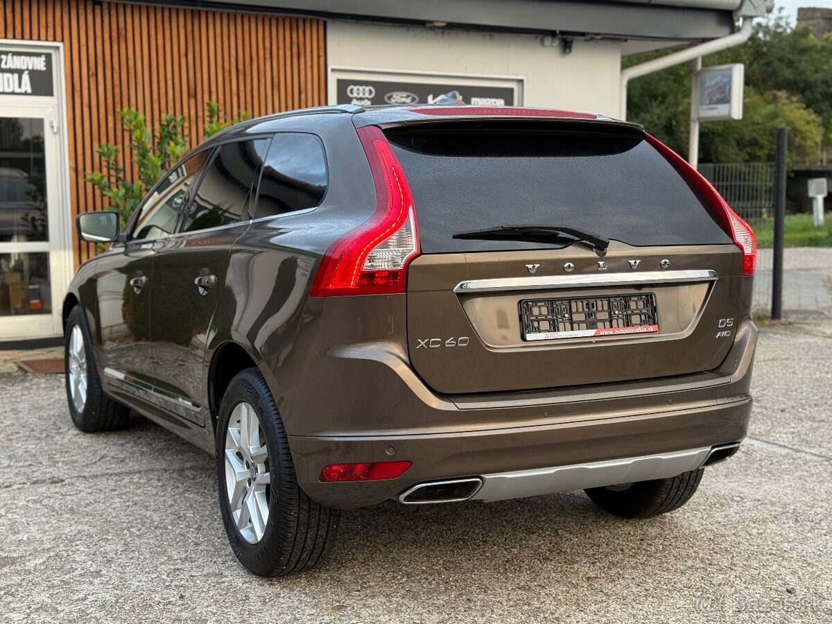 Volvo XC60 D5 2.4L Summum Geartronic AWD - 4