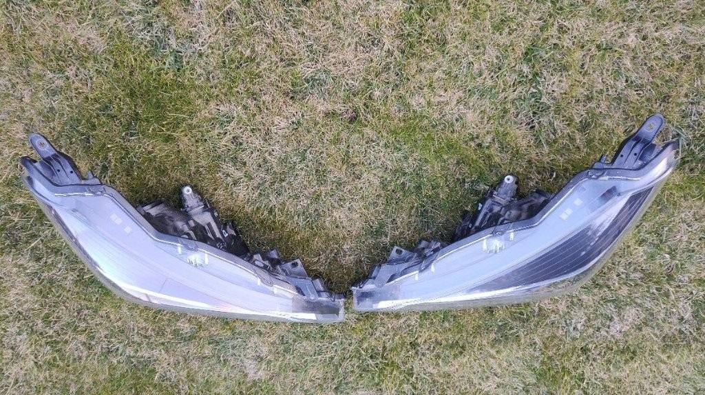 Toyota Yaris 3 III 2017 - 2020 - Predne svetlo lampa - 4