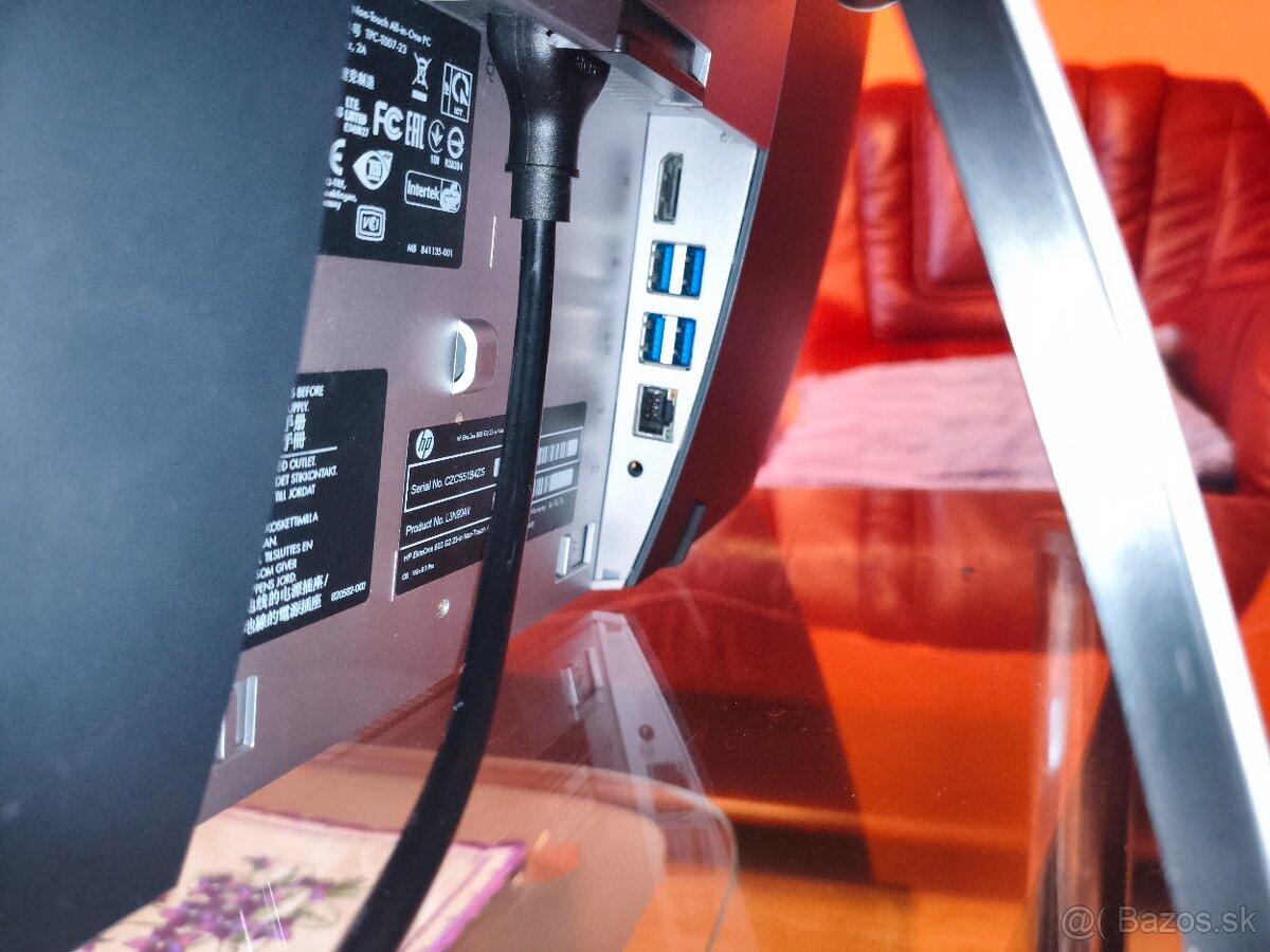 HP EliteOne 800 G2 23-inch i3-6100,250 GB SSD, 16 GB RAM - 4