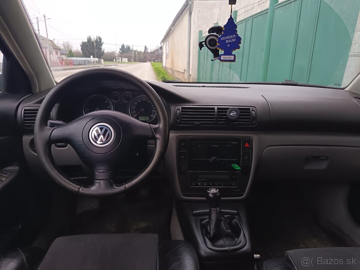 Volkswagen Passat - 4