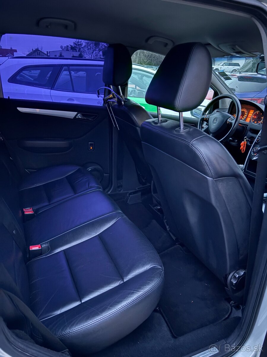 Mercedes-Benz A180 Avantgarde - 4