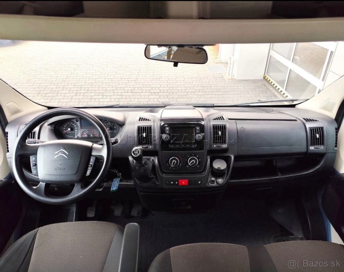 Prenájom 9 miestnej dodávky - 4