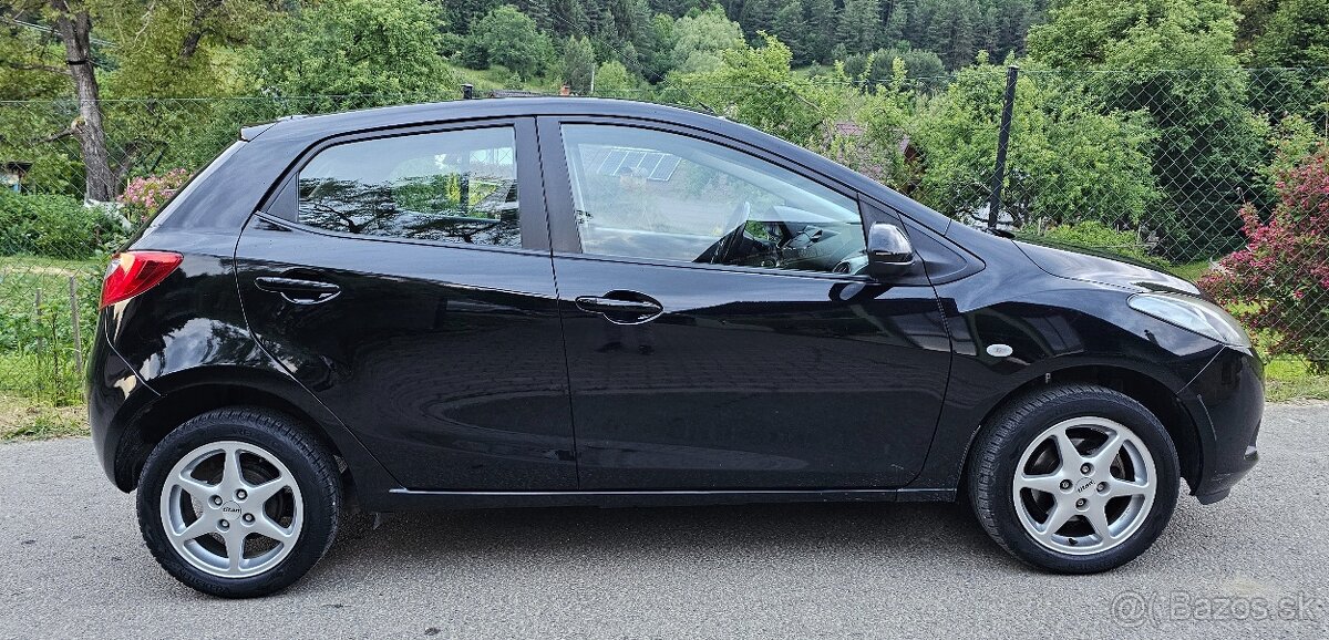 Mazda 2 1.3i TE - 4