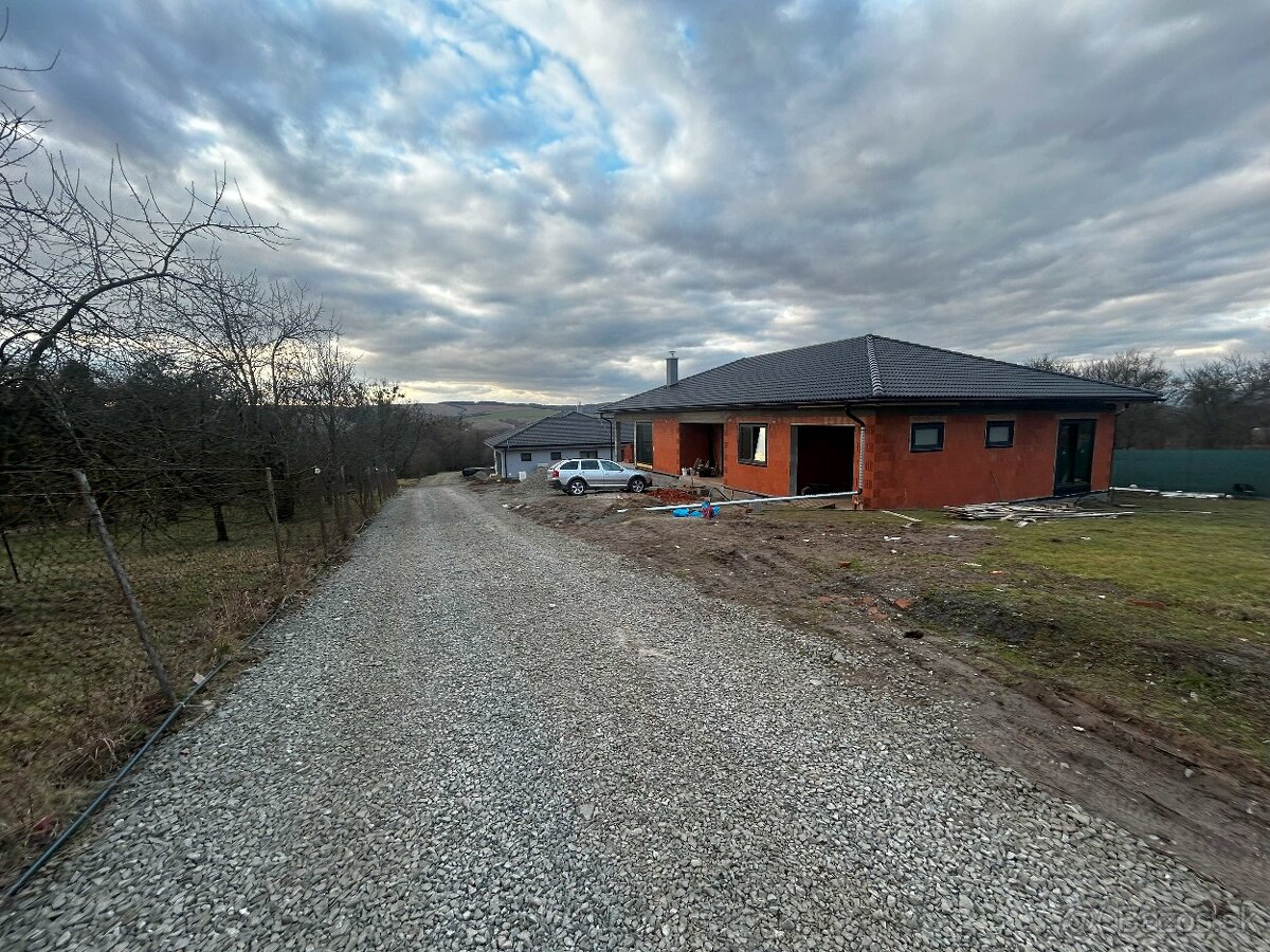 Ruskov - stavebný pozemok 697m2, Elektrina, Optický internet - 4