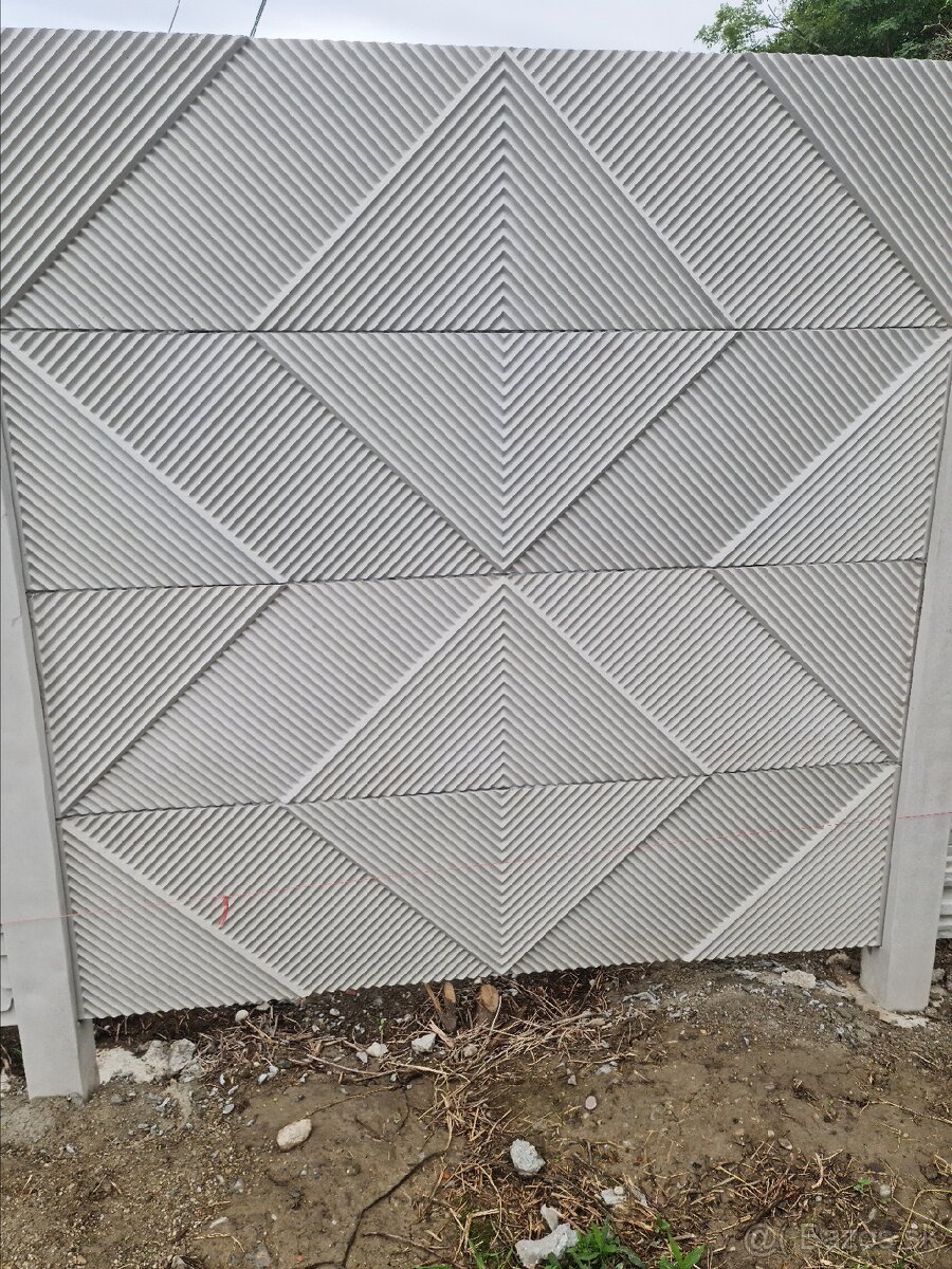 Podhrabová doska, Betónový plot - VÝCHOD POZOR - 4