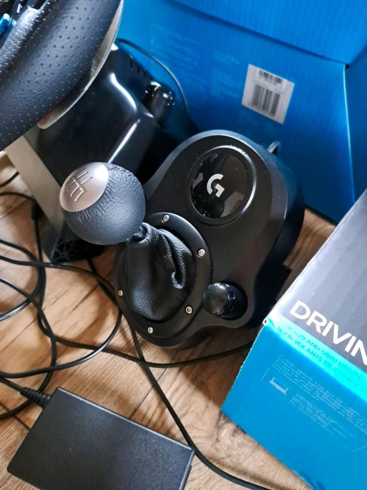 Logitech G29 s radiacou pákou - 4