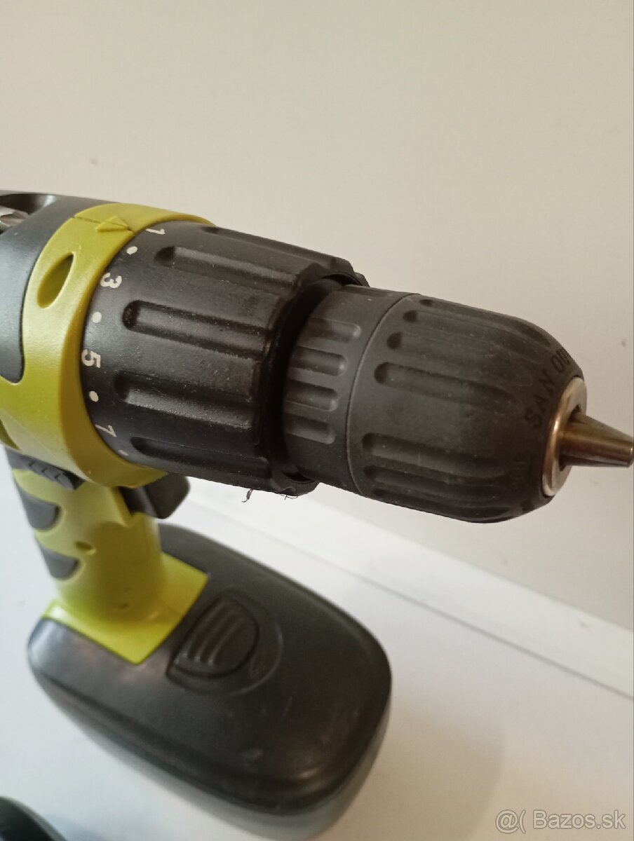 Akuskrutkovač 18v - 4