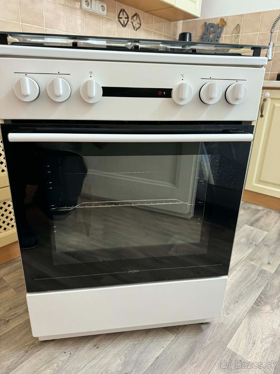 Predam sporak Mora K864AW - 4