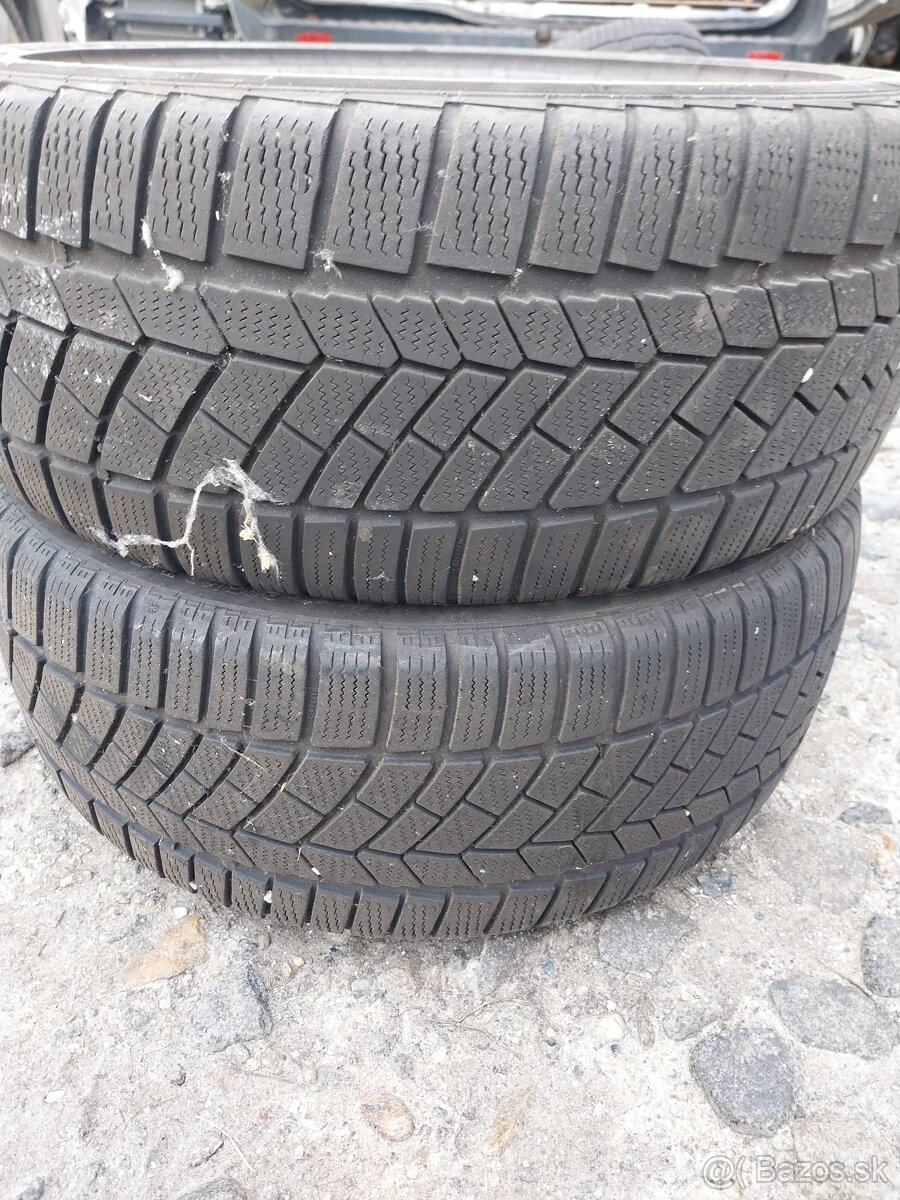 225/45R17 - 4