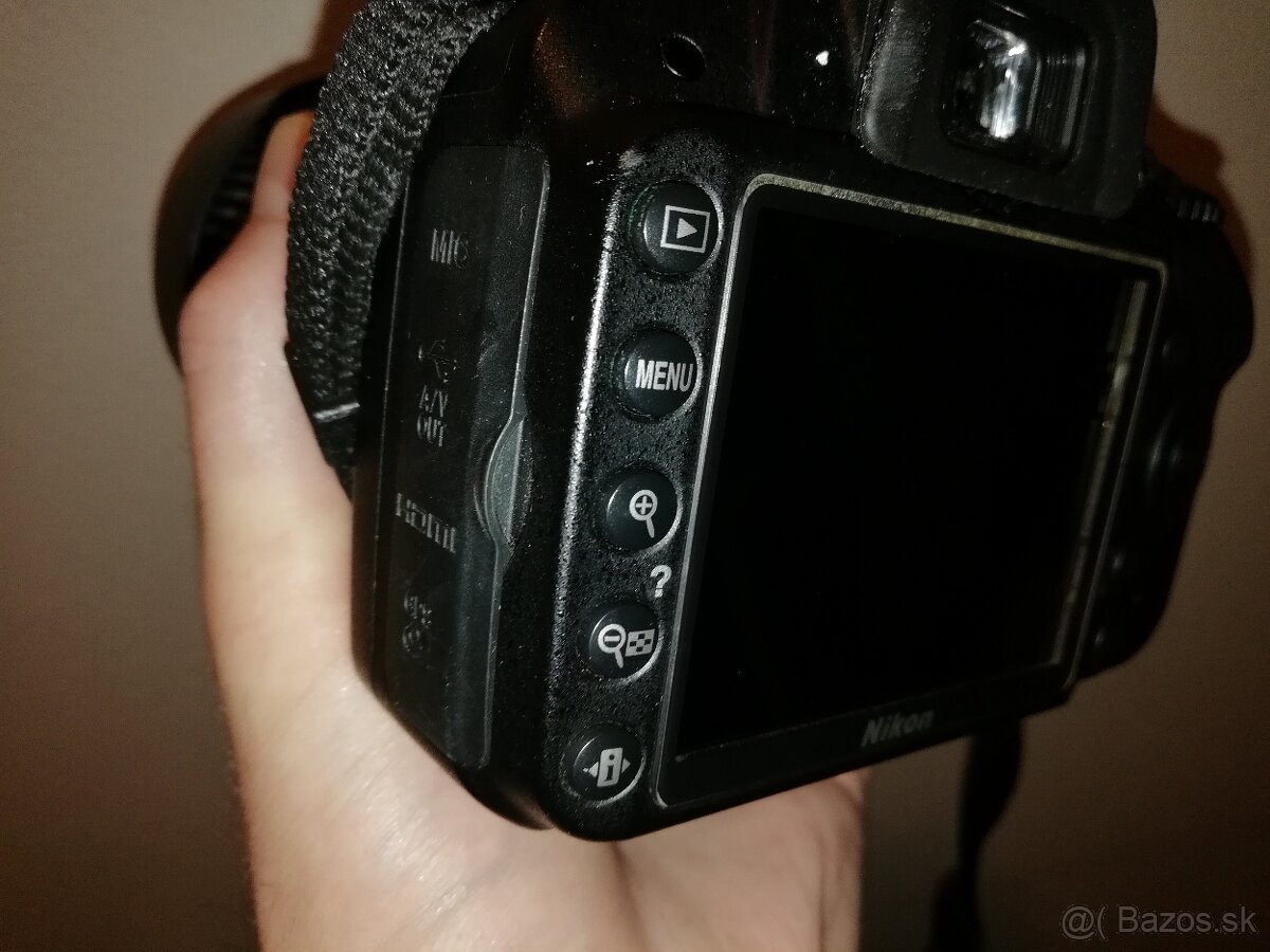 Nikon D3200 + Nikkor 18 - 105 mm - 4