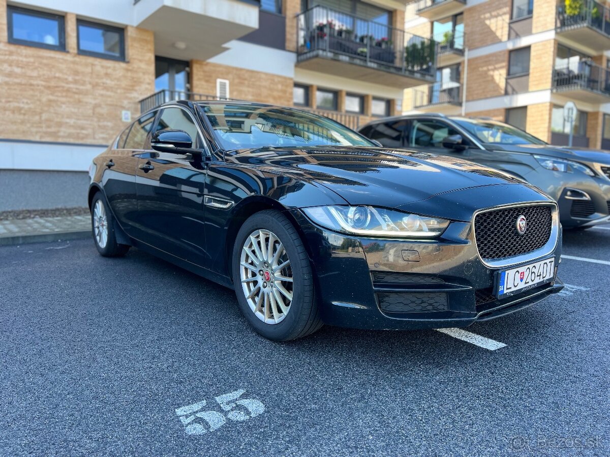 Jaguar XE 2.0D Prestige - 4