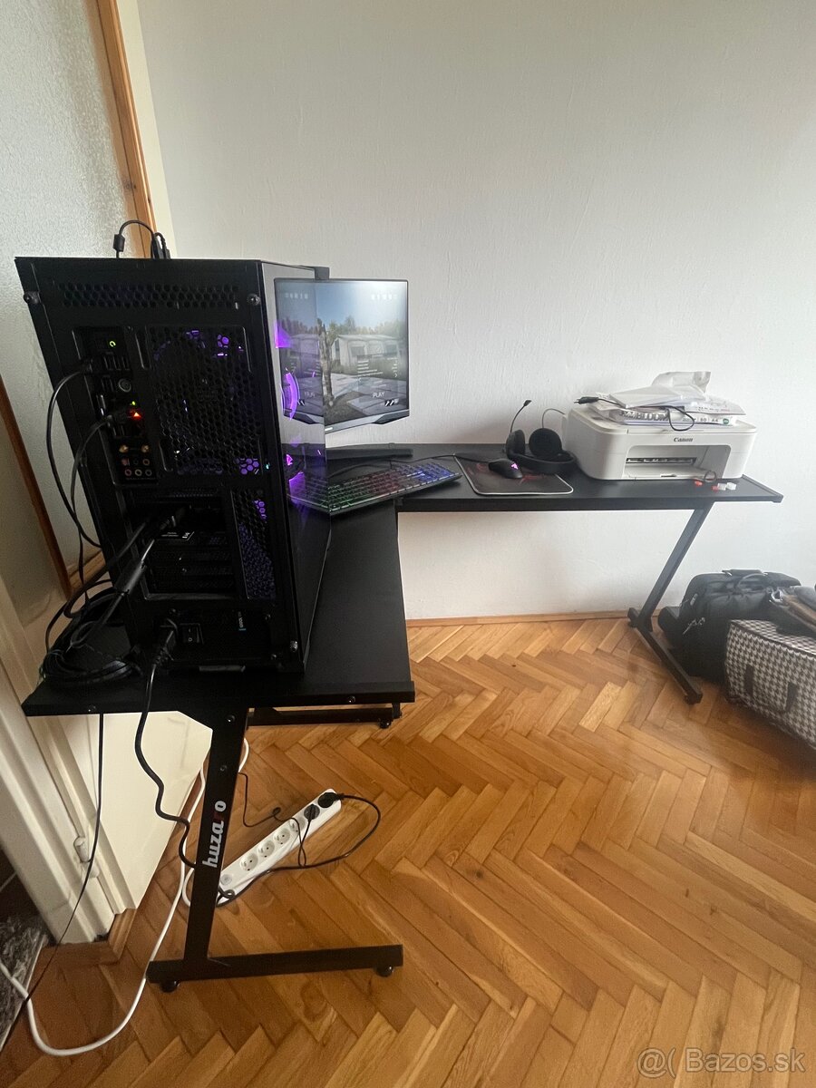 HUZARO Gaming Table - 4