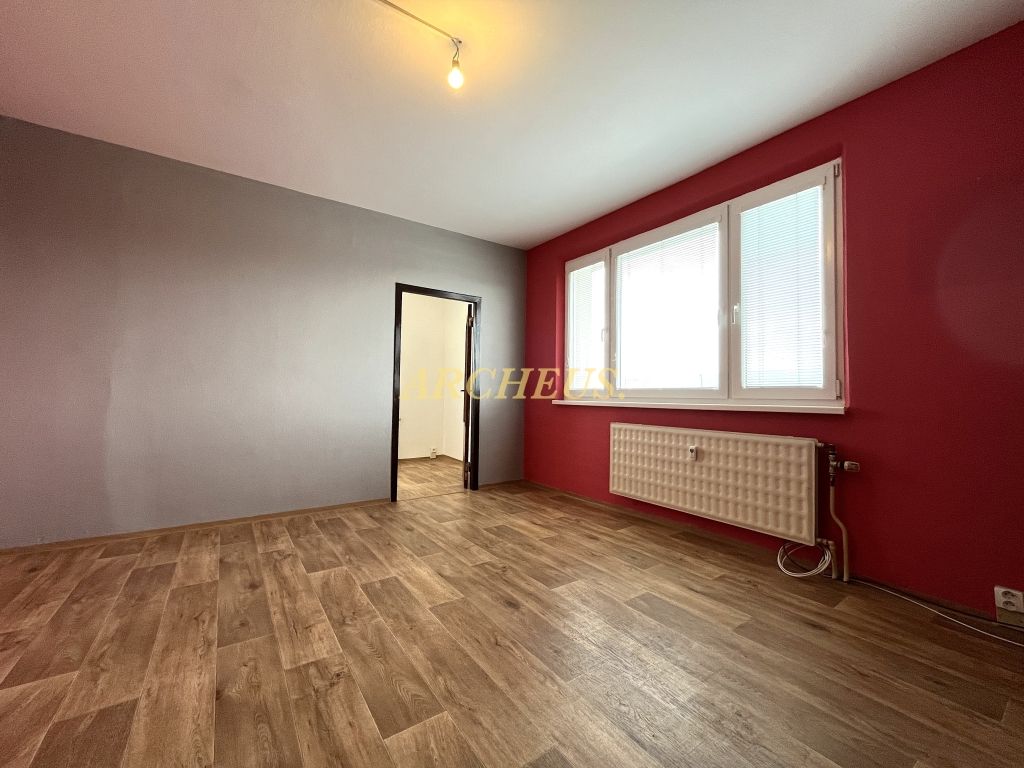 PRENÁJOM - 2,5 IZBOVÝ BYT, PARTIZÁNSKA, BARDEJOV - 4