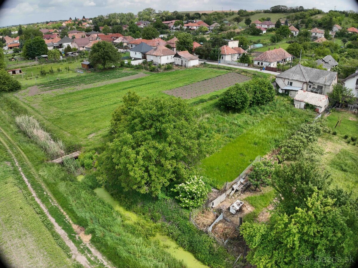 Dulovce - RODINNÝ DOM so 700 m2 POZEMKOM - 4