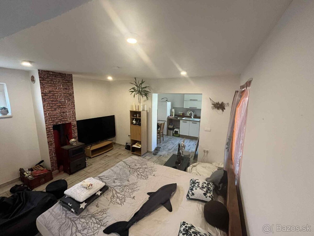 Na predaj rodinný domček s 13 árovým pozemkom - 4