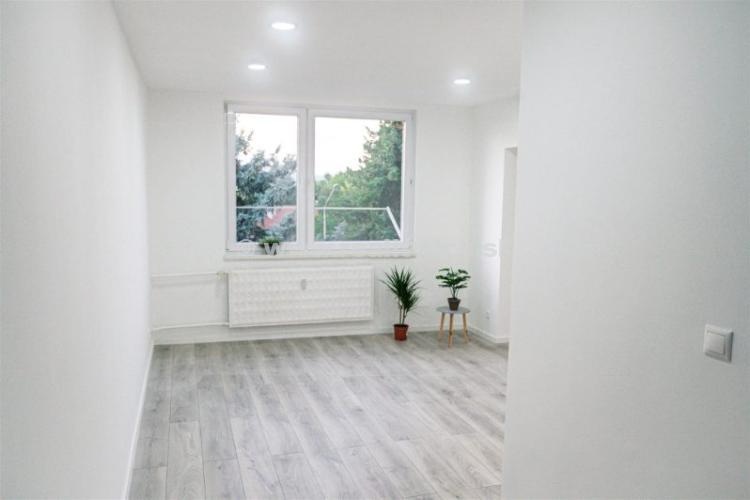 Predám zrekonštruovaný 3-izbový byt v Bánovciach n/B - 4