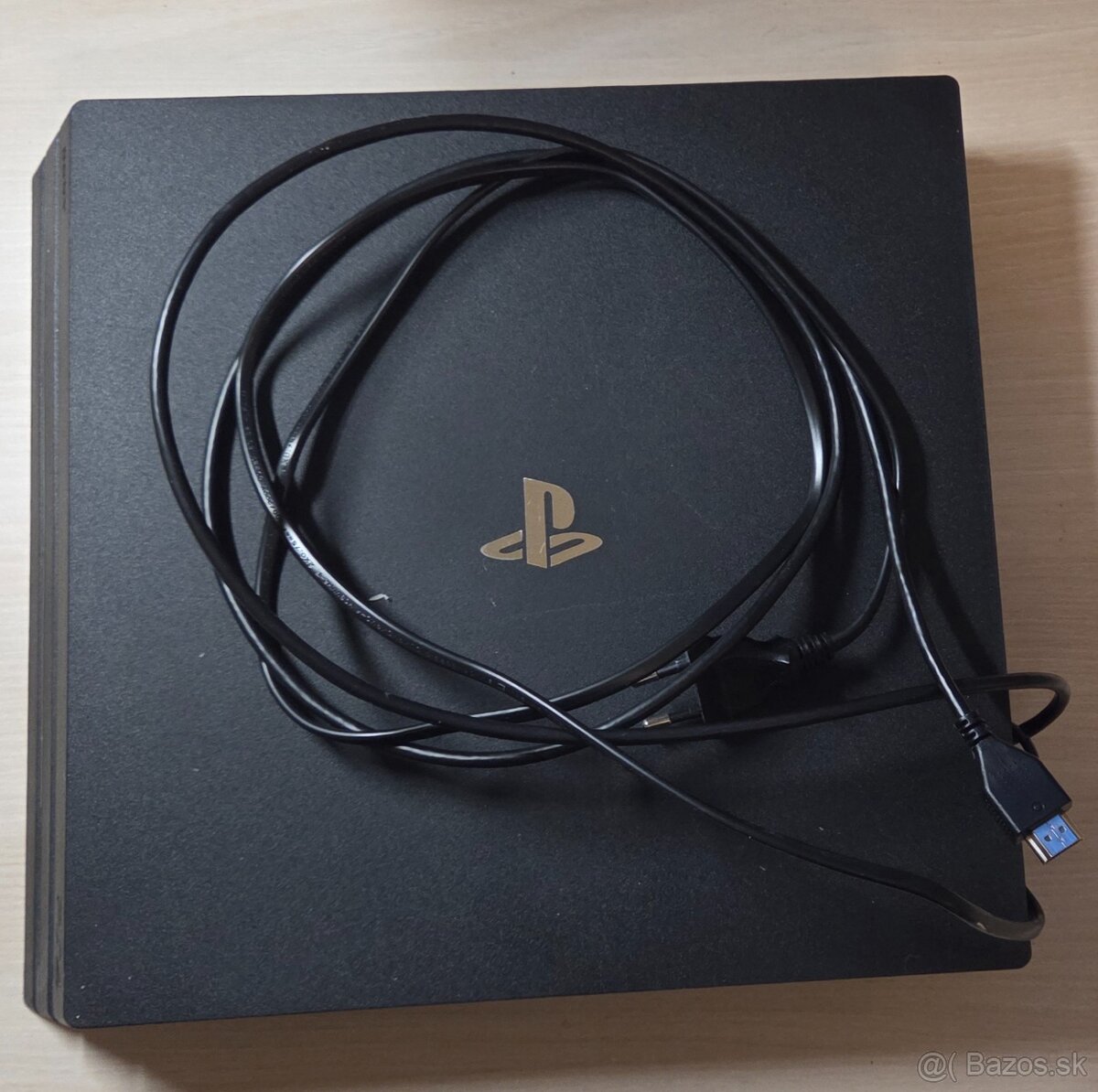 PS4 Pro 1TB + 3 hry - 4