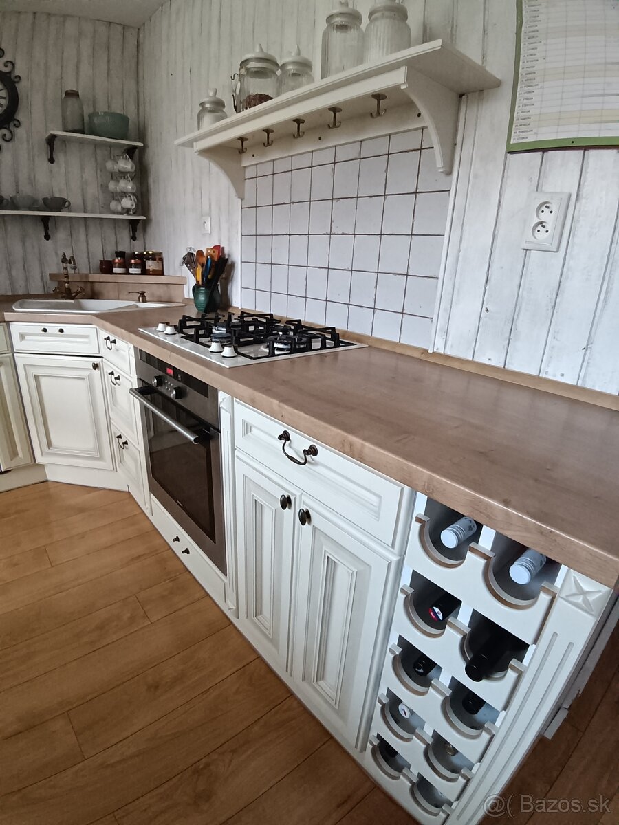 Kuchynská linka - 4