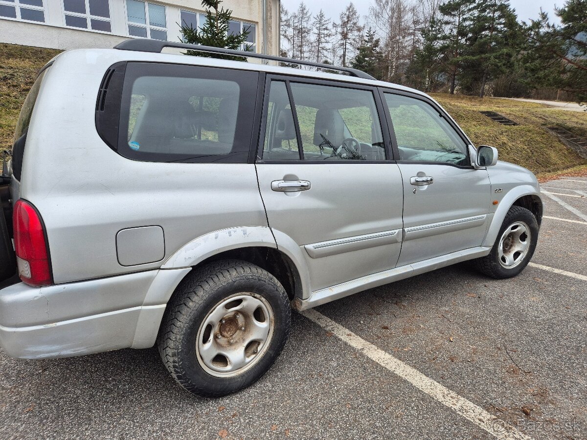 Suzuki Grand Vitara XL7 2.0HDi - 4
