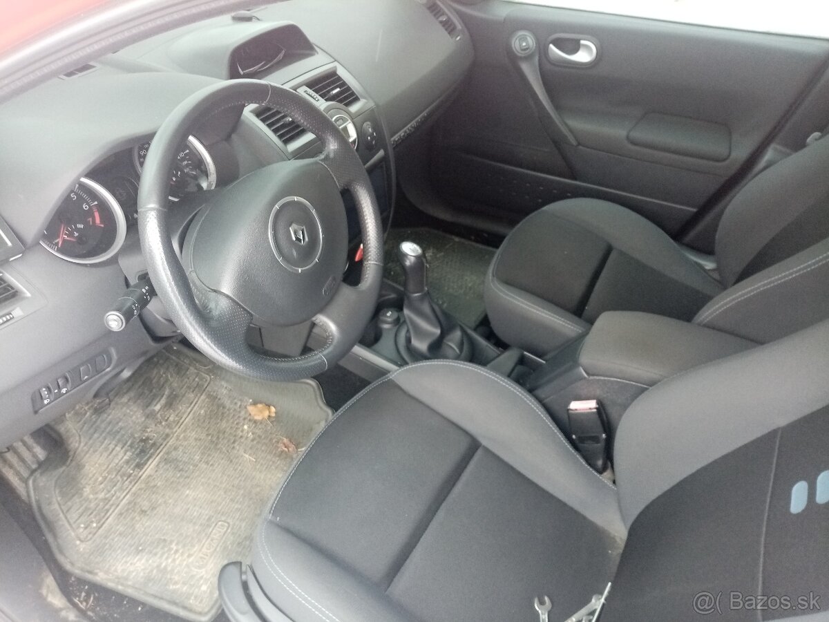 Renault megane. - 4
