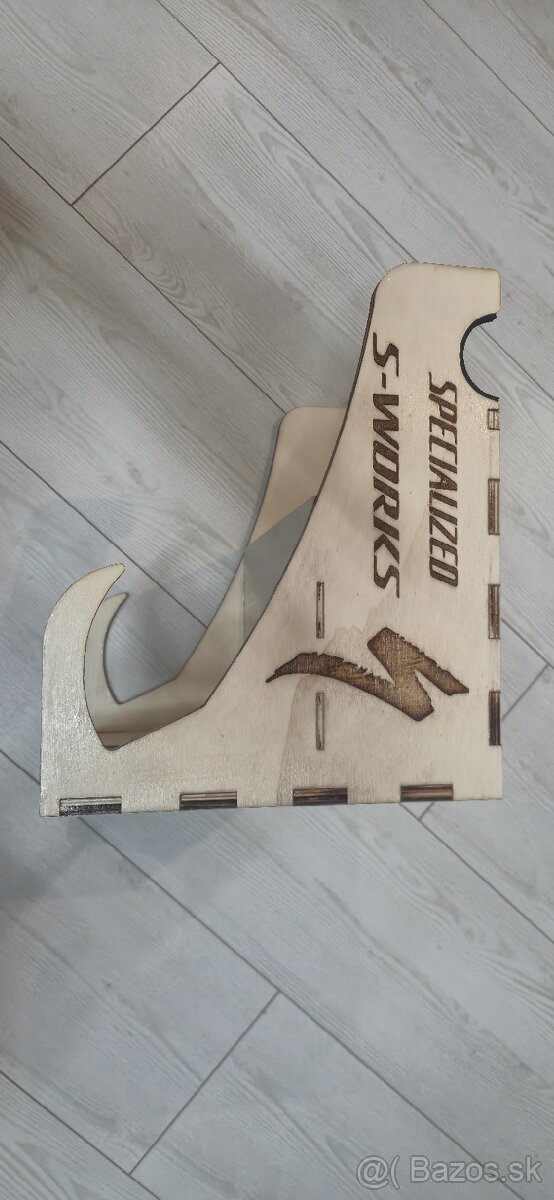 Stojan na bicykel na stenu - 4