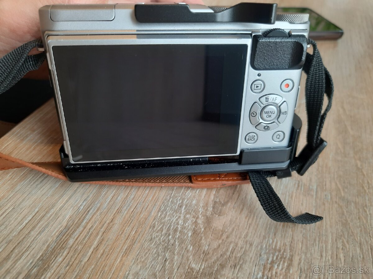 Fujifilm X-A5 + kit objektiv + grip - 4