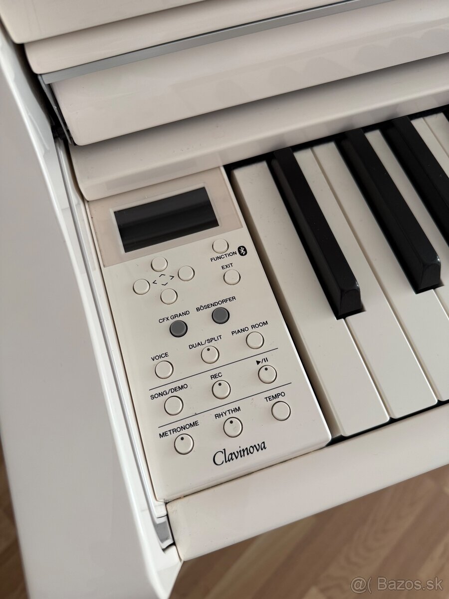 Predám digitálny klavír YAMAHA CLP-665GPWH - 4