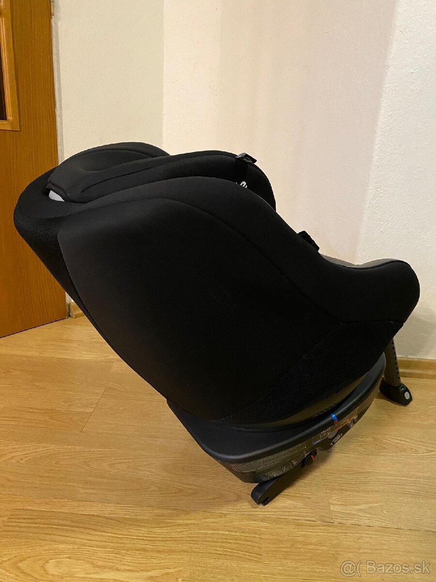 Autosedacka Joie spin 360 v takej čierno-šedej farbe - 4