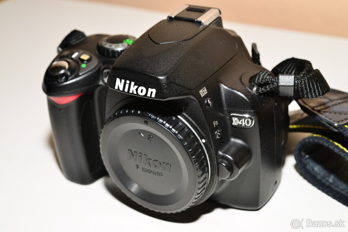 Nikon D40 + příslušenství - 4