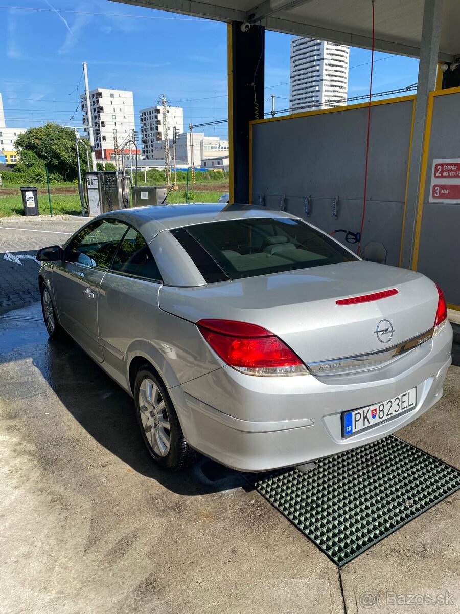 Predám Opel Astra H GTC 1,6 Benzín - 4