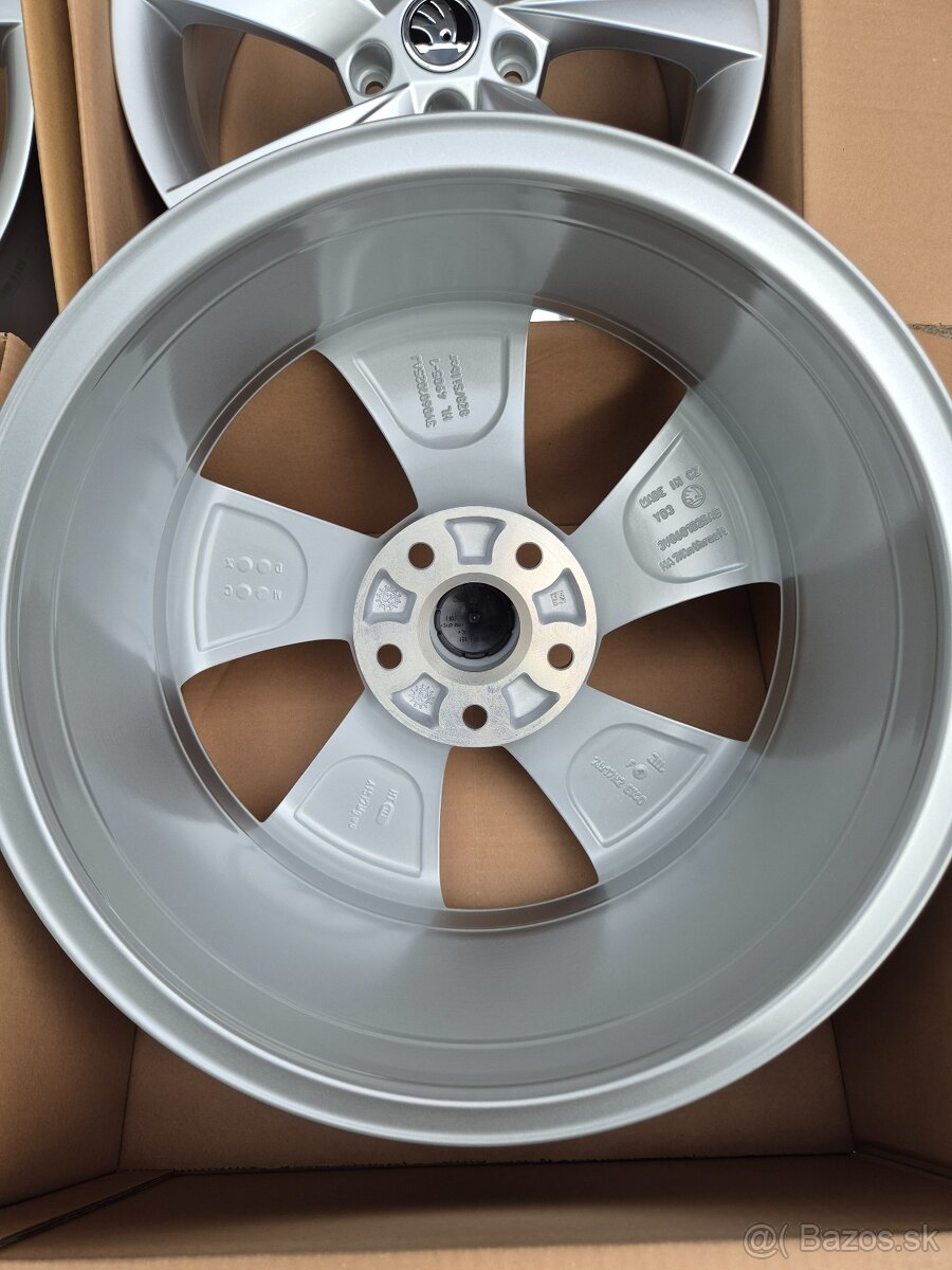 5x112 r17 Škoda Superb 3 Zeus-Nové - 4