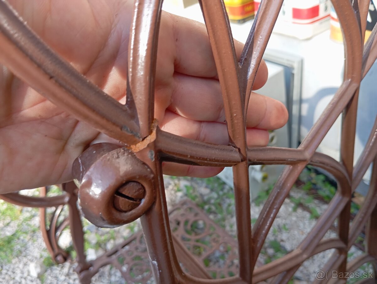 Predám stojan na starý šijací stroj - 4