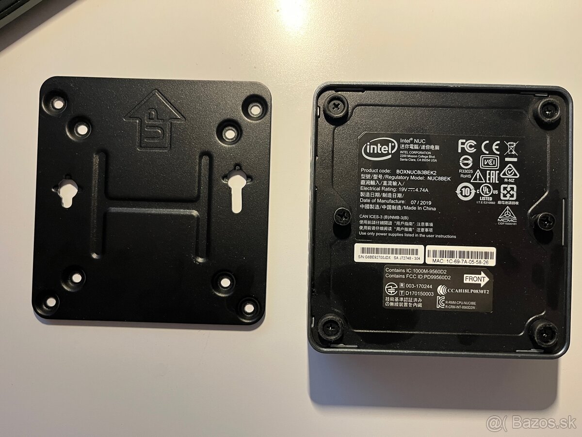 Intel NUC, NUC8BEK - 4