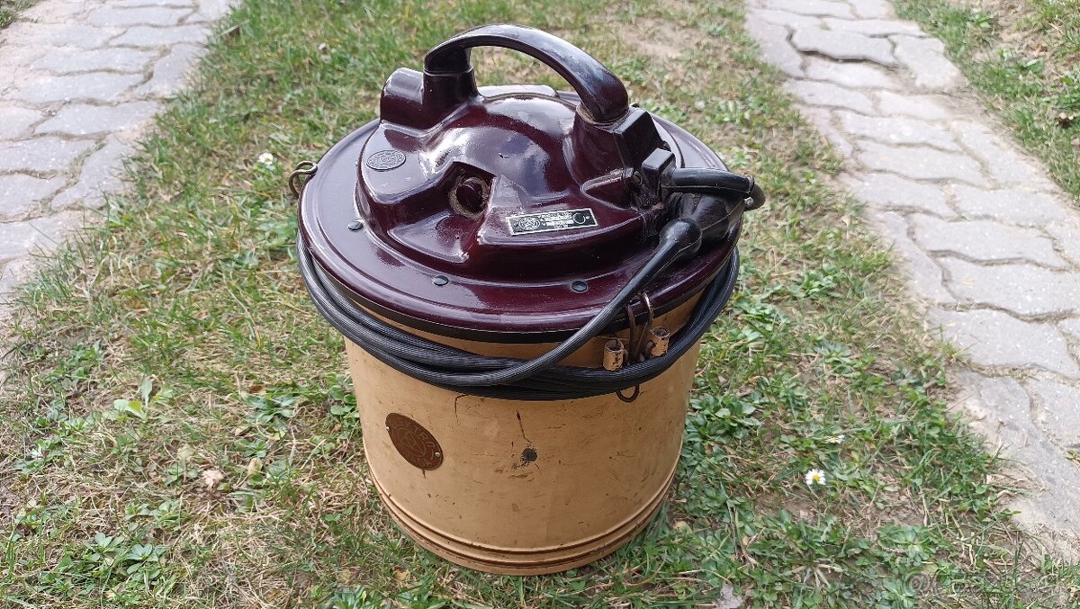 Predám starožitný vysávač - 4