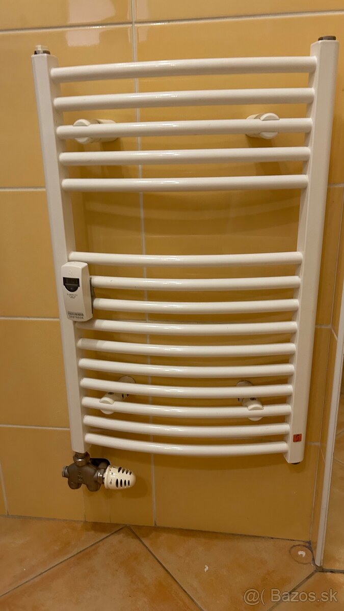 Závesný radiátor do kúpeľne - 4