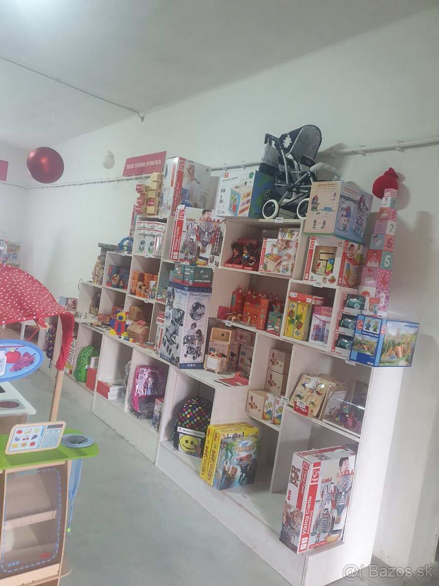 Regal, stojany a závesný system do predajne - 4