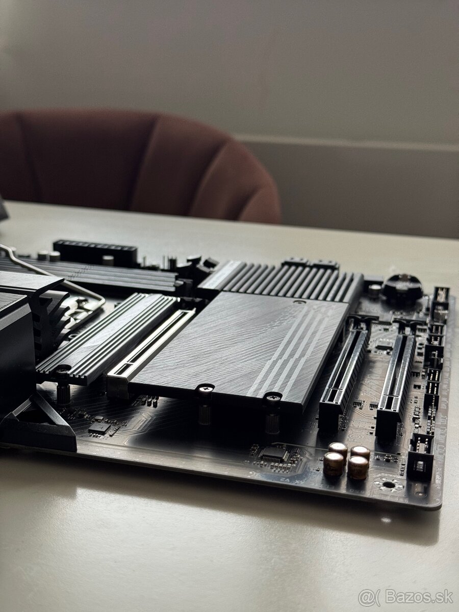 GIGABYTE B650 AORUS ELITE AX V2 - 4