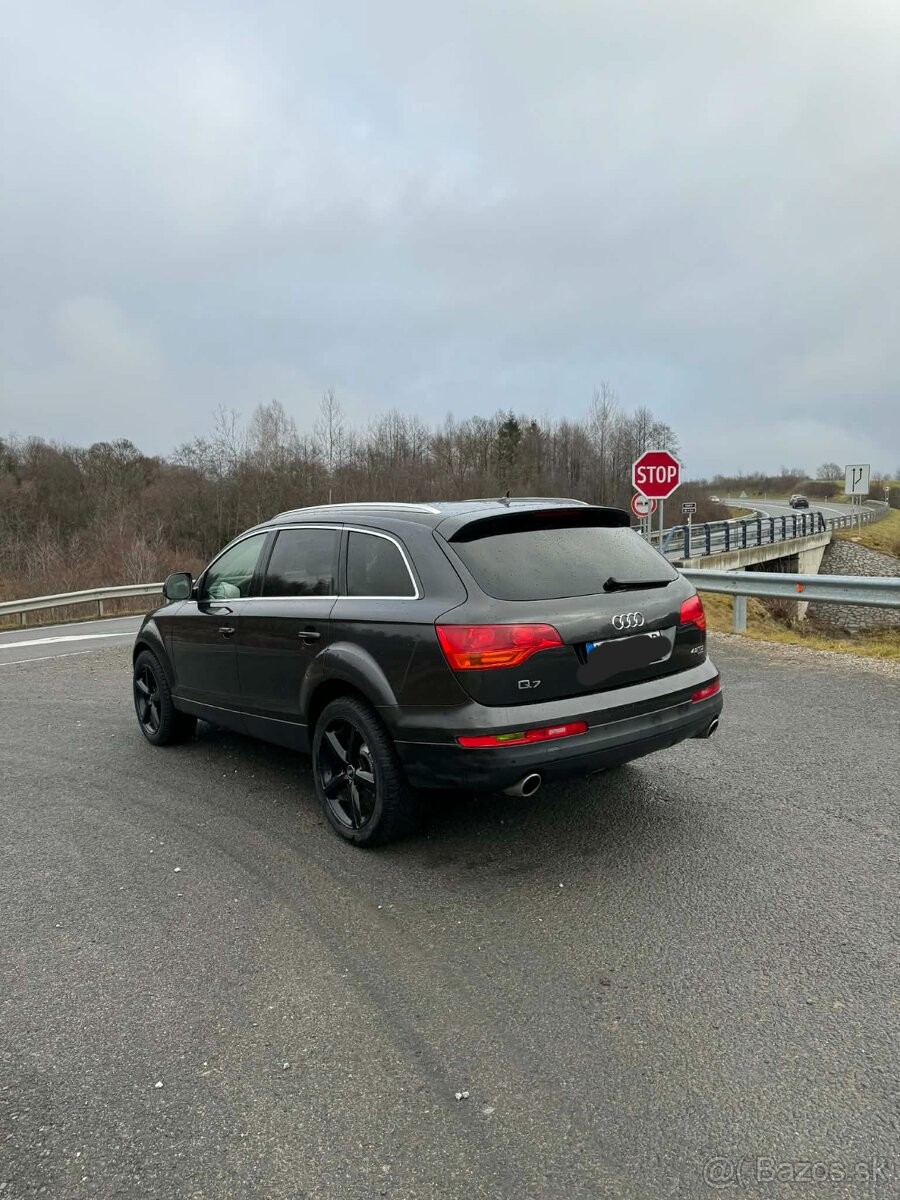 Audi Q7 - 4
