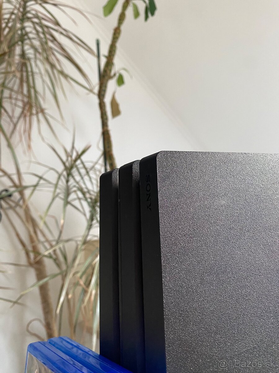 PlayStation 4 Pro 1TB - 4