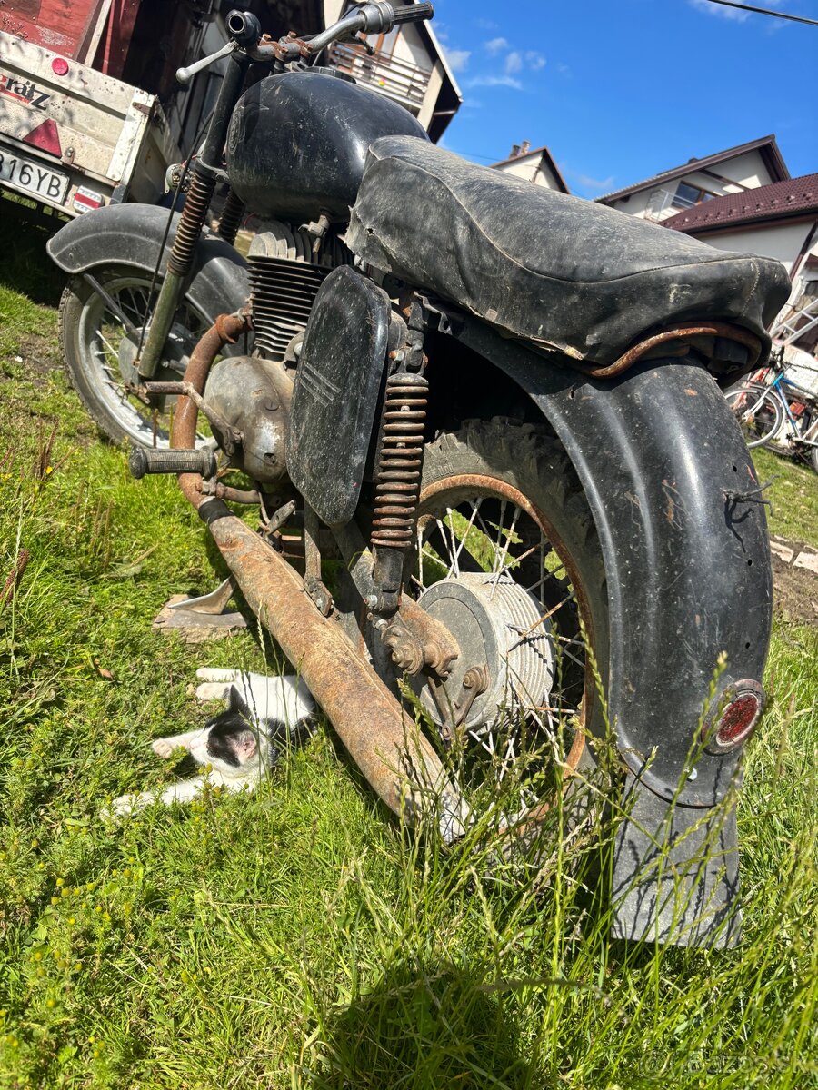 Jawa 250/559 - 4