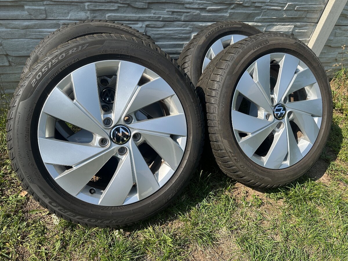 Zimná sada R17 original VW Golf 8 - 4