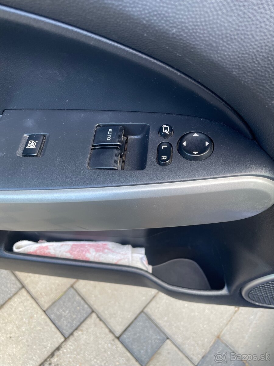 Mazda 2 - 4