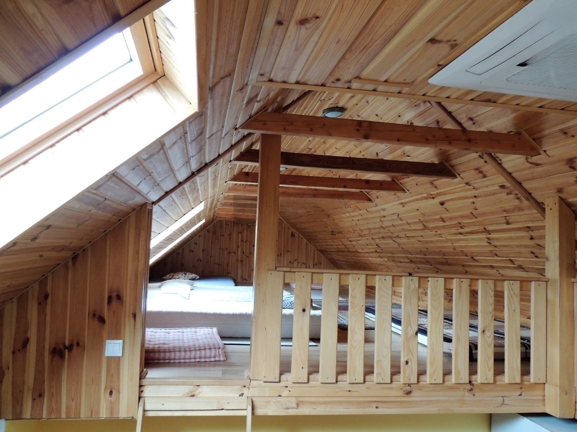 Rodinný dom Trstice, vhodný ako chalupa, pozemok 680 m2 - 4