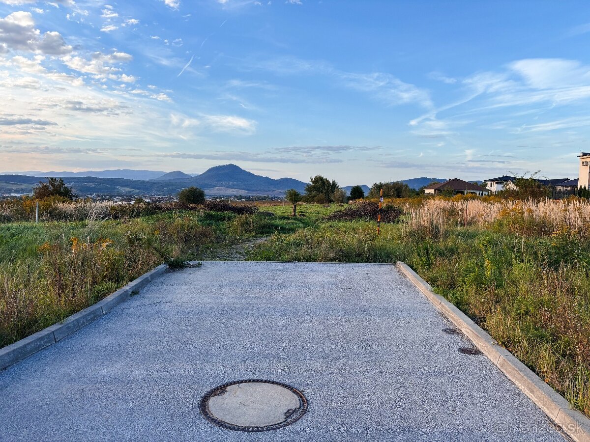 Stavebný pozemok Šalgovík, pripravený k okamžitej výstavbe - 4