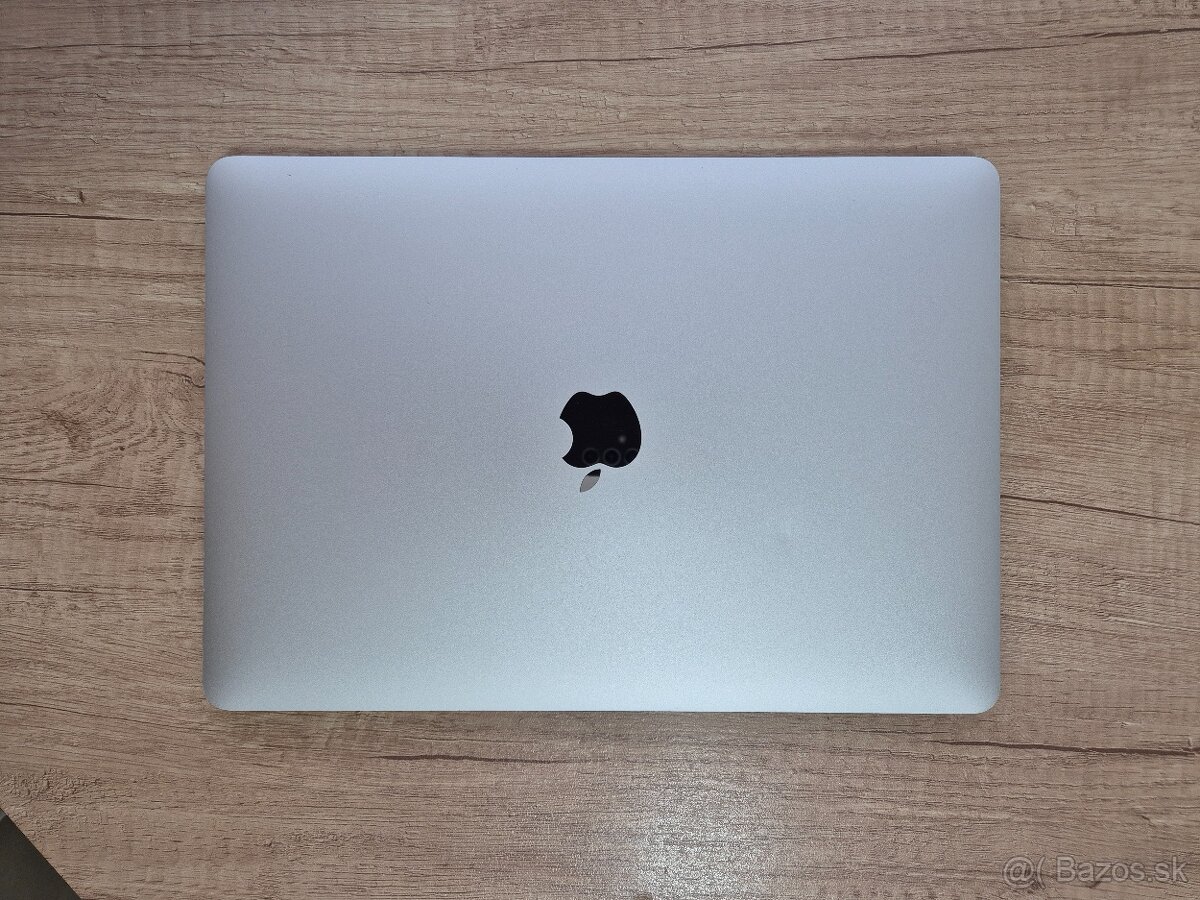 MacBook Pro (13-inch, late 2016, Two Thunderbolt 3 ports) - 4