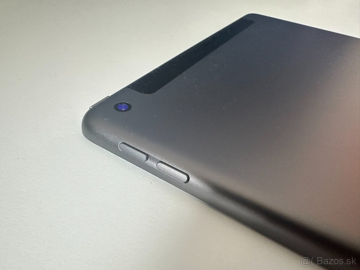 Apple iPad 8. generácia 128GB + SIM - 4