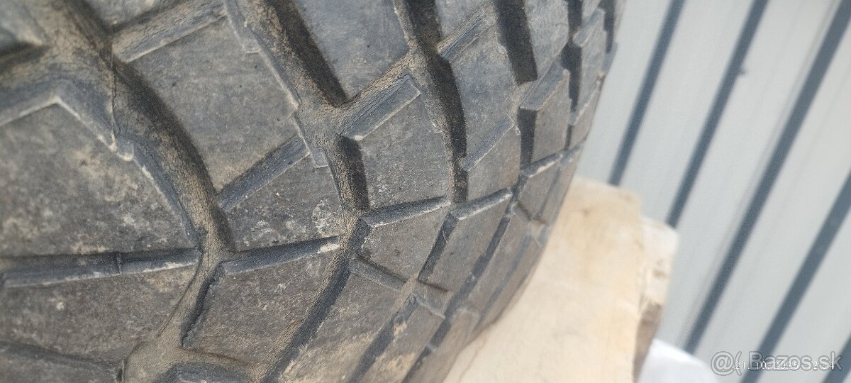 Predám 215/65 r16 5x114.3 - 4