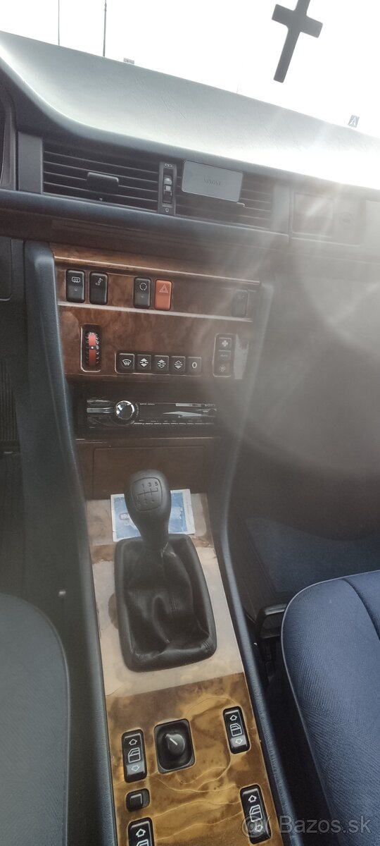 PREDÁM - VYMENÍM MERCEDES W124 - E200 - 4