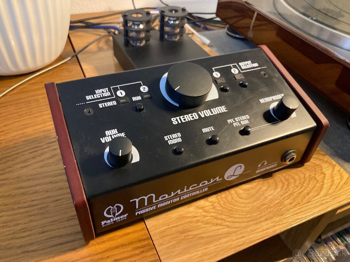 Monitor, sluchatka kontroler - 4