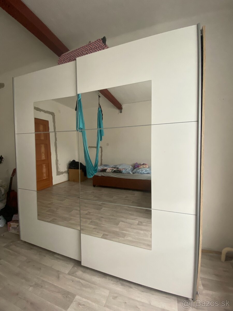 Skriňa s posuvnými dverami - 4